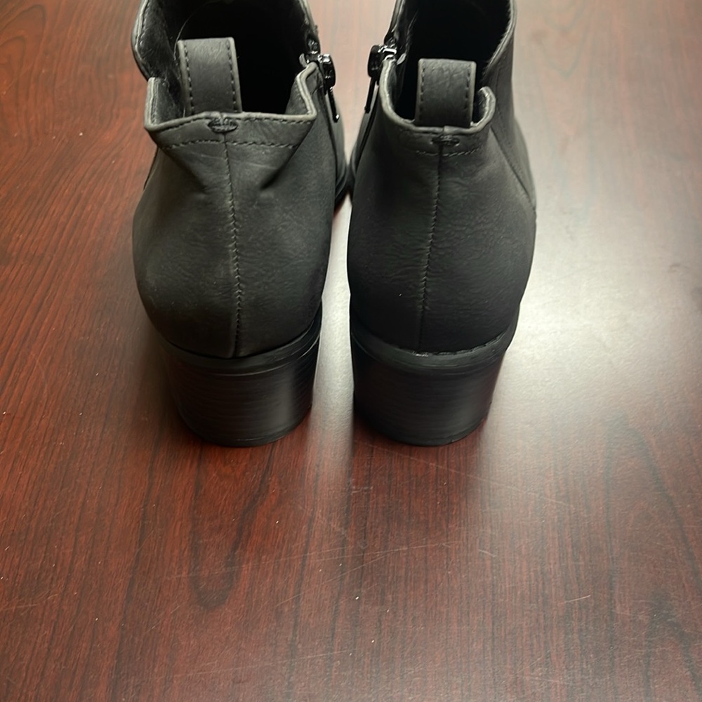 NWT Del Mar Shoes, Color Metal/Charcoal - Picture 6 of 8